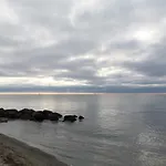 Tranquil Haven Near بيت للعطل Rødby