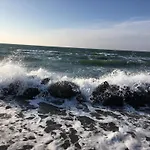 بيت للعطل Tranquil Haven Near *